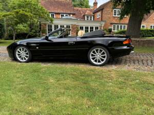 Image 10/30 de Aston Martin DB 7 Vantage Volante (2003)