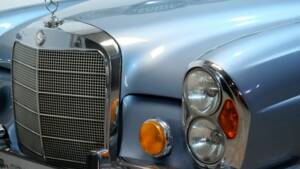 Bild 13/18 von Mercedes-Benz 220 SE b (1963)