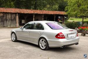 Image 6/72 of Mercedes-Benz E 55 AMG (2002)