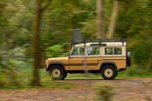 Image 36/42 of Land Rover 110 (1984)