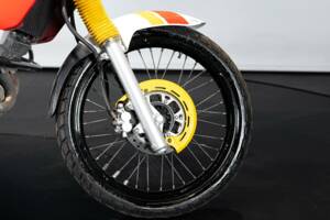 Image 21/35 of Yamaha DUMMY (1989)