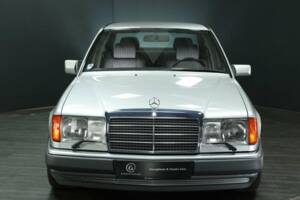 Bild 8/50 von Mercedes-Benz 300 E-24 (1992)