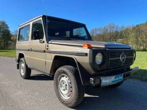 Image 1/39 of Mercedes-Benz 230 GE (SWB) (1986)
