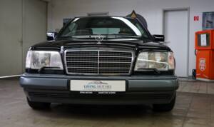 Bild 5/35 von Mercedes-Benz E 320 (1993)