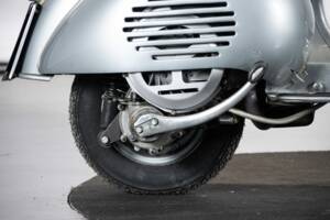Image 22/45 of Piaggio Vespa 150 (1958)