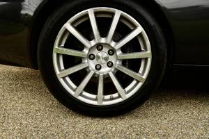 Bild 47/50 von Aston Martin V12 Vanquish S (2005)