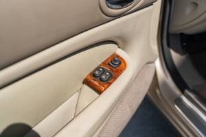 Image 56/91 de Jaguar XK8 4.0 (2000)