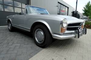 Image 6/36 of Mercedes-Benz 280 SL (1970)