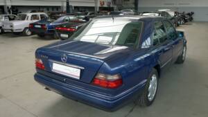 Afbeelding 27/40 van Mercedes-Benz E 420 (1993)