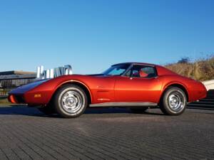 Image 2/24 of Chevrolet Corvette Stingray (1976)