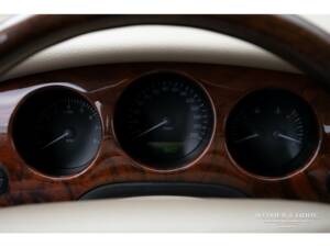 Bild 25/30 von Jaguar XJ 8 Executive (1998)