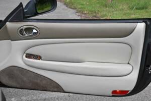 Image 28/50 of Jaguar XKR (1998)