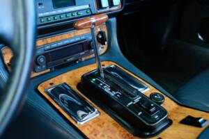 Image 19/47 of Jaguar XJ-SC 5.3 (1987)