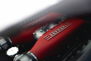 Image 14/15 of Ferrari 458 Italia (2010)