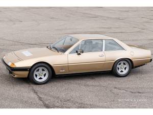 Bild 1/36 von Ferrari 400i (1983)