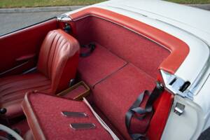 Image 13/33 de Mercedes-Benz 230 SL (1965)