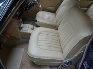 Image 12/18 of Jaguar Mk II 3.8 (1966)
