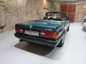 Afbeelding 3/30 van BMW 318i (1992)