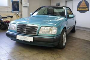 Afbeelding 9/50 van Mercedes-Benz 300 CE-24 (1993)