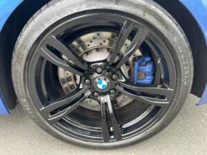 Image 38/50 of BMW M5 (2014)