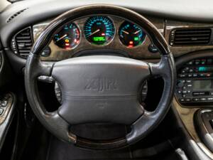 Bild 15/34 von Jaguar XJR 4.0 (2001)
