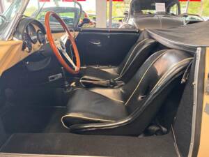 Image 7/8 of Intermeccanica Speedster (1968)