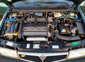Immagine 16/18 di Lancia Delta HF Turbo (1994)