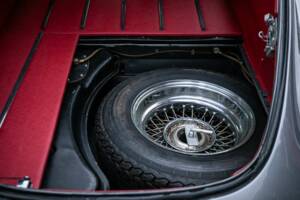 Image 22/39 de Jaguar Type E 4.2 (1966)