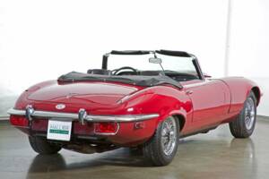 Image 4/19 de Jaguar Type E V12 (1974)