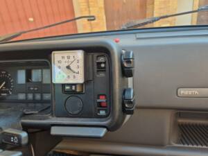 Bild 12/36 von Ford Fiesta 1.6 D (1987)
