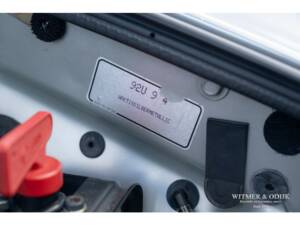 Image 25/26 of Porsche 911 Carrera (1997)