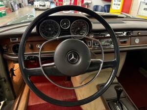Bild 10/20 von Mercedes-Benz 280 SE 3,5 (1972)