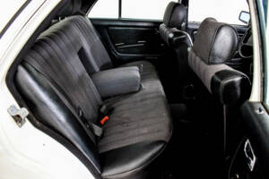 Bild 5/46 von Mercedes-Benz 240 D (1982)