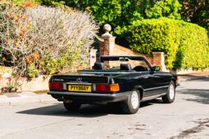 Image 12/30 de Mercedes-Benz 500 SL (1983)
