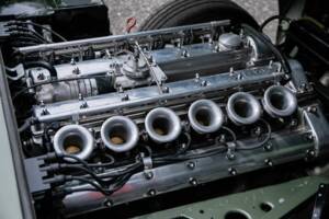 Image 3/41 de Jaguar E-Type (2021)