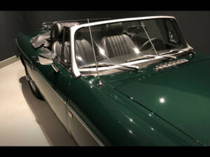 Image 16/40 of MG MGB (1974)