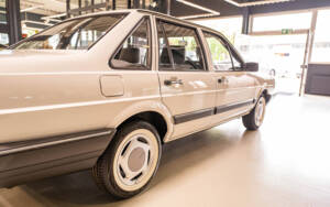 Image 30/132 of Volkswagen Santana 1.8 (1985)