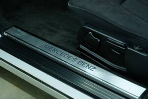Bild 37/50 von Mercedes-Benz 300 SE (1992)