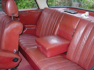 Image 13/24 of Mercedes-Benz 280 SE 3,5 (1971)