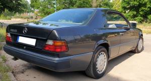 Bild 2/9 von Mercedes-Benz 300 CE (1989)