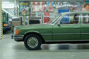 Image 4/50 de Mercedes-Benz 350 SE (1975)