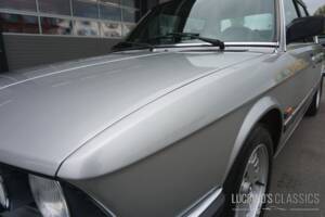 Image 16/59 of BMW 528i (1982)