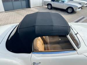 Afbeelding 15/28 van Mercedes-Benz 190 SL (1960)
