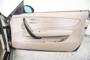Image 37/50 of BMW 125i (2008)