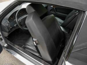 Image 19/50 of Mercedes-Benz SL 500 (1900)