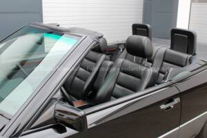 Image 3/33 of Mercedes-Benz E 200 (1994)