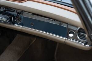 Immagine 47/93 di Mercedes-Benz 230 SL (1965)