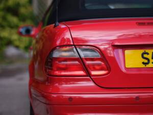 Image 39/43 of Mercedes-Benz CLK 320 (1999)