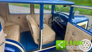 Image 10/10 of Renault Monaquatre (1932)