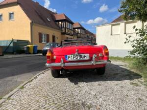 Image 4/81 de MG MGB (1976)